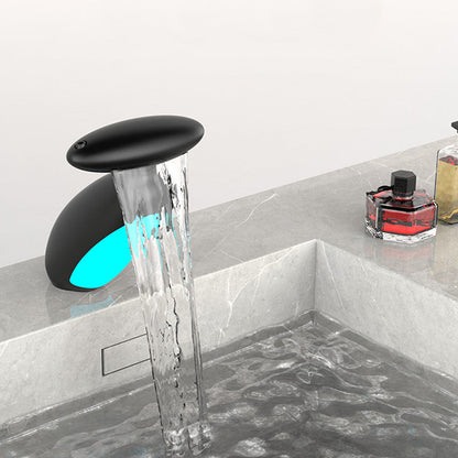 🌊360° Rotating Pull-Out Washbasin Faucet With 4 Water Flow Modes & LED Light